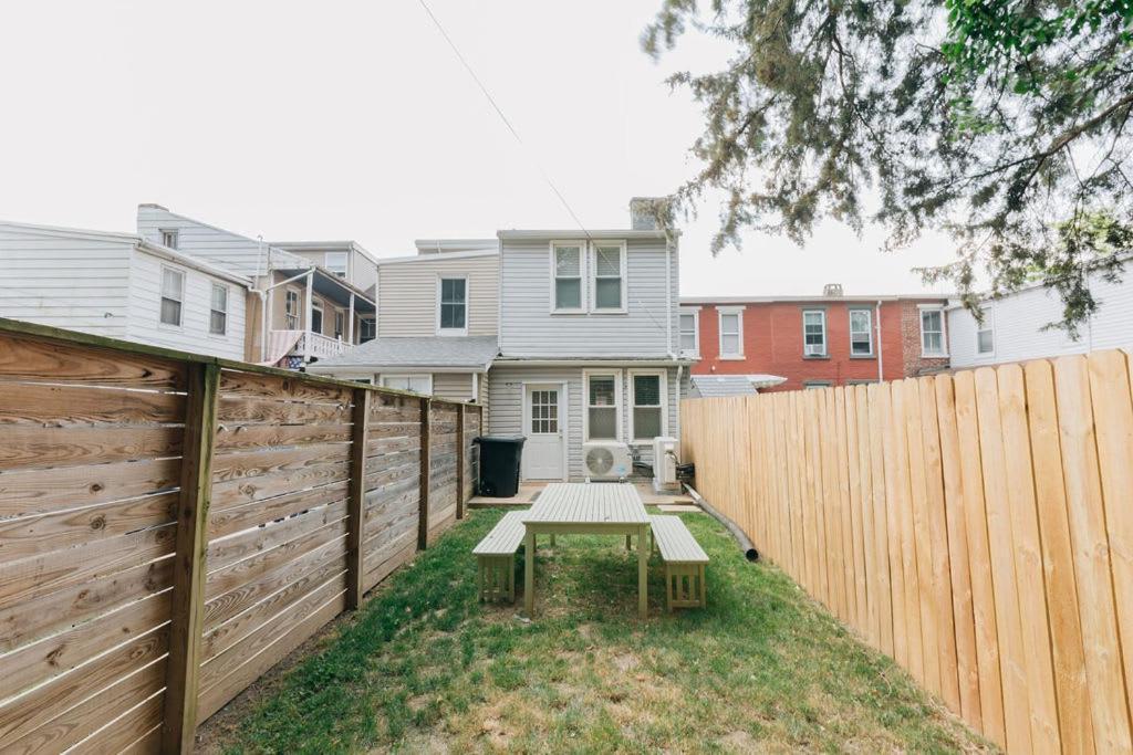 Comfy Renovated Townhome - Heart Of Downtown Lancaster Extérieur photo