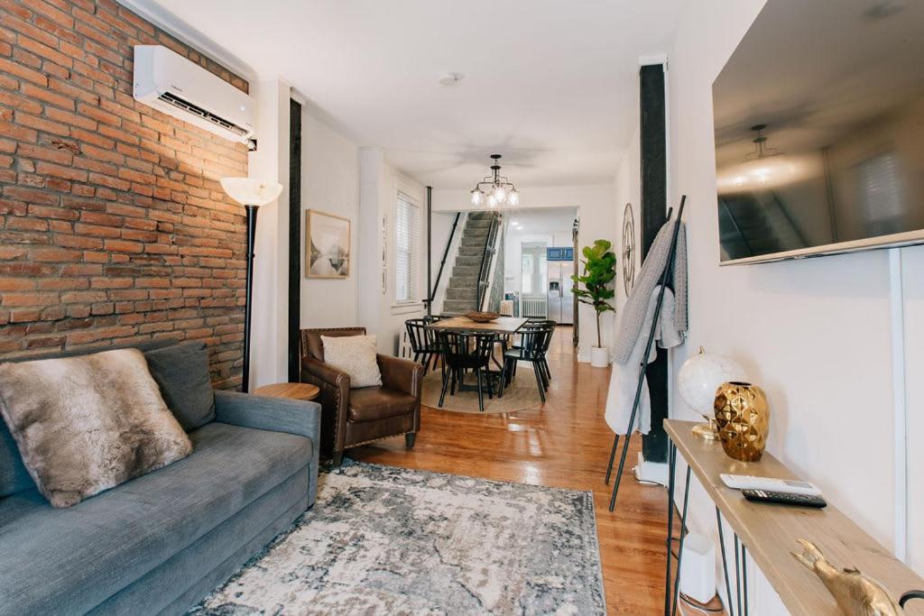Comfy Renovated Townhome - Heart Of Downtown Lancaster Extérieur photo